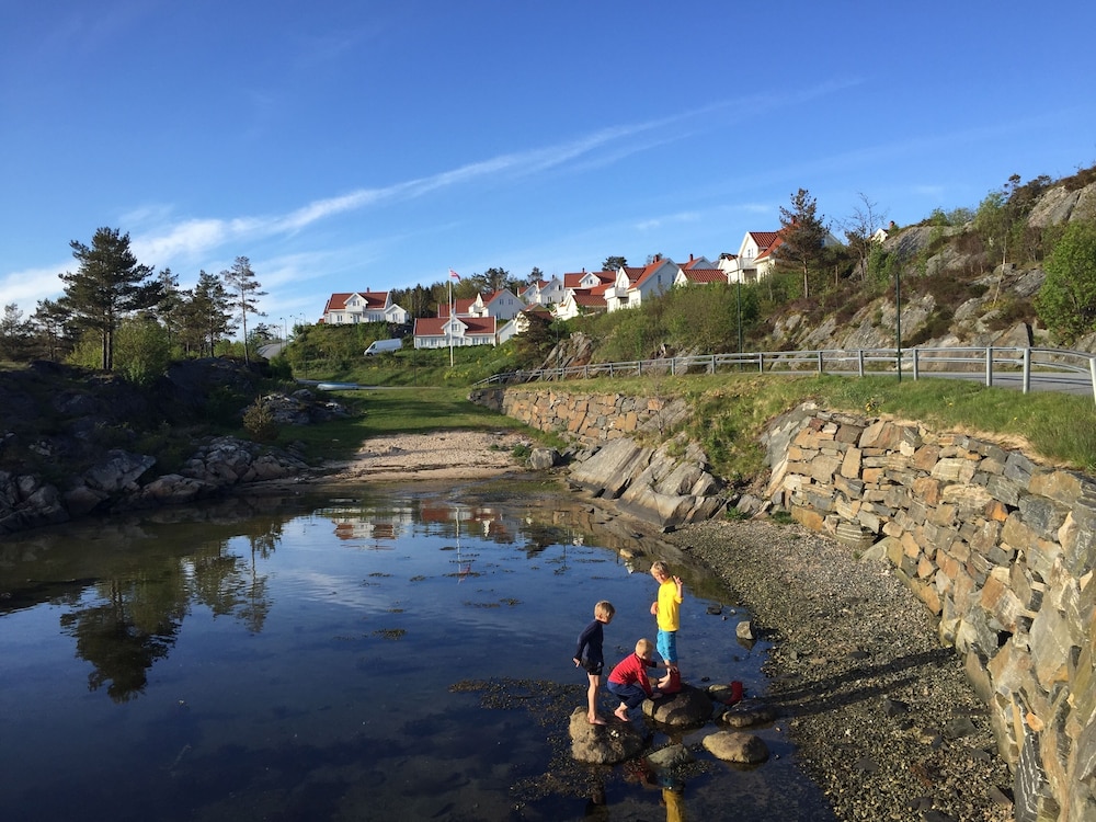 StayPlus Exclusive Seafront Holiday Home