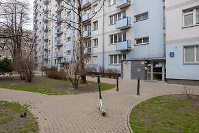 Rondo ONZ Sunny Apartment