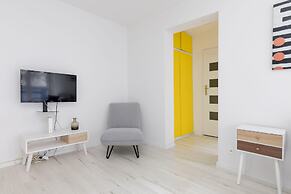Rondo ONZ Sunny Apartment