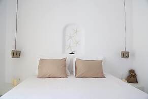 8 Keys Residence