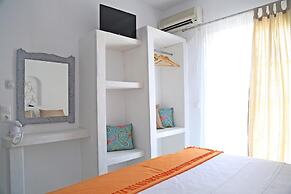 8 Keys Residence