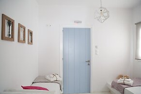 8 Keys Residence
