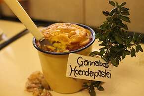 Gannabos Guest House