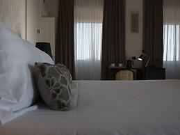 Ricciardelli Luxury Studios