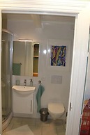 StayPlus Holiday Apartment With Patio