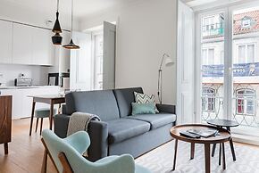 Lis001 · Mid-century Inspired Apartment With River Views