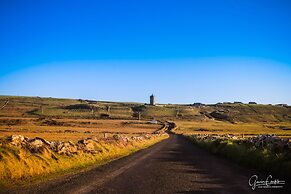 10mindrivecliffsofmoher-cozy2br-parking-wifi