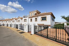 Alhaurin Villa With Terrace