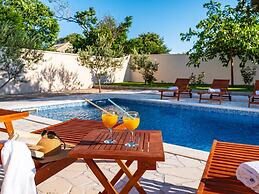 Dalmatia Pool Villa Retreat