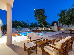 Dalmatia Pool Villa Retreat