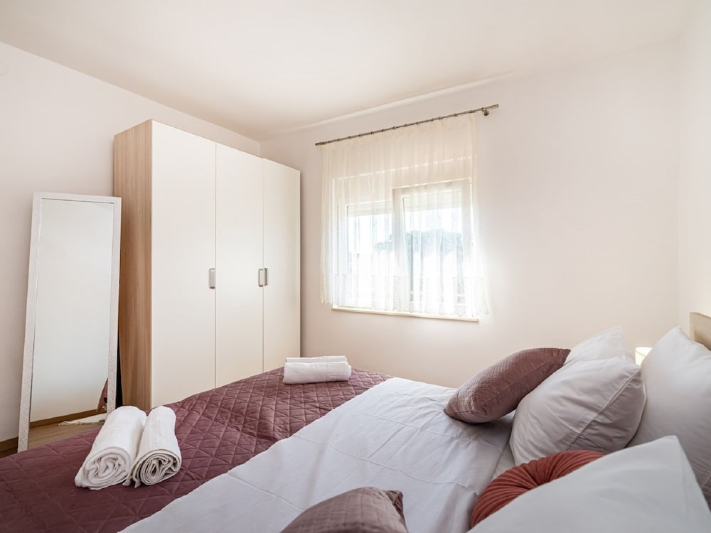 Dalmatia Pool Villa Retreat
