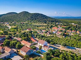 Dalmatia Pool Villa Retreat