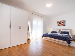 Dalmatia Pool Villa Retreat