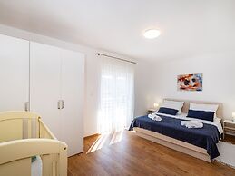 Dalmatia Pool Villa Retreat