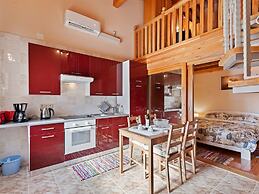 Comfortable apartment in Polača with swimming pool