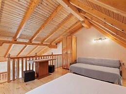 Comfortable apartment in Polača with swimming pool