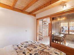 Comfortable apartment in Polača with swimming pool