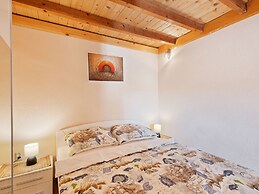 Comfortable apartment in Polača with swimming pool