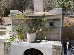 Villa in Hersonissos With Lush Garden