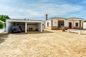 Family Villa With Pool