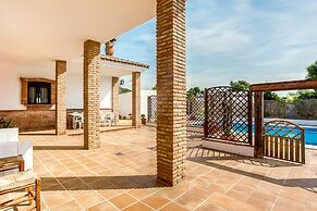 Family Villa With Pool
