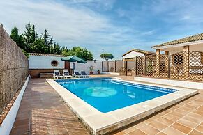 Family Villa With Pool