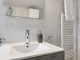 Apartment in Piraeus Near Monastiraki Square