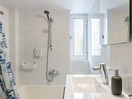 Apartment in Piraeus Near Monastiraki Square