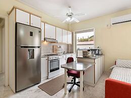 Apartment in Piraeus Near Monastiraki Square