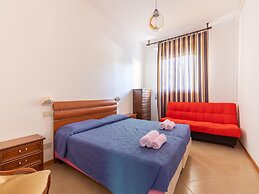 Spacious Lakefront Apartment