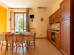 Spacious Lakefront Apartment