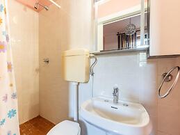Spacious Lakefront Apartment