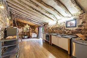 Cozy Fraga Country Escape