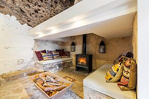 Cozy Fraga Country Escape