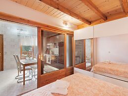 Joyful Apartment in Polača with Swimming Pool