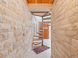 Joyful Apartment in Polača with Swimming Pool