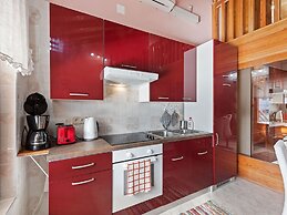 Joyful Apartment in Polača with Swimming Pool