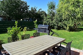 Spacious Family Haven in Kropelin