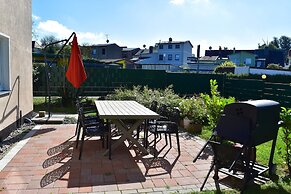 Spacious Family Haven in Kropelin