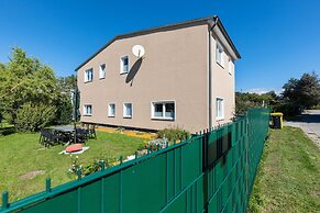 Spacious Family Haven in Kropelin
