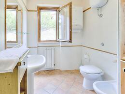 Elegant Villa With Spa in Sorano