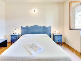 Elegant Villa With Spa in Sorano