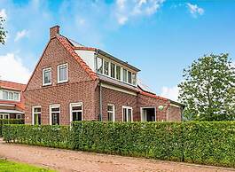 Breskens Haven: Relax, Explore & Dine