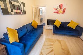 Sandgate 2-bed Apartment in Ayr Central Location