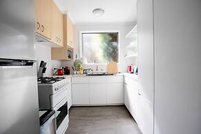 Sweethome2br@highton+parking