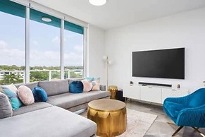 Luxurious 2bed 2bath APT With Parking@southport