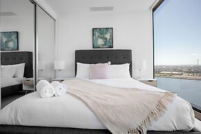 Central Melbourne 2br2bt APT on Collins St+parking