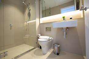 Central Melbourne 2br2bt APT on Collins St+parking