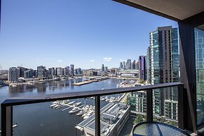 Central Melbourne 2br2bt APT on Collins St+parking