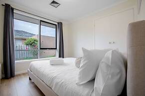 Quiet & Peaceful 3bed2bath Home @keilor Downs